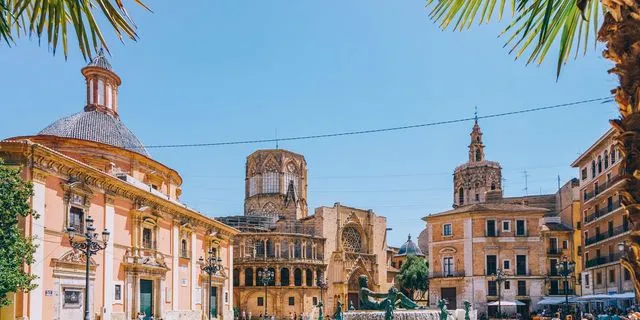 Βαλένθια: Τουρισμός και μπάσκετ στην ισπανική πόλη του φωτός