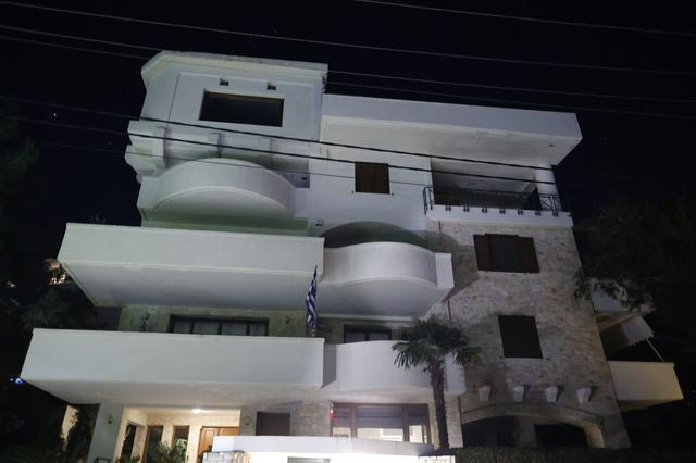 Τραγωδία στη Βάρη: Νεκροί δύο εργάτες από ηλεκτροπληξία