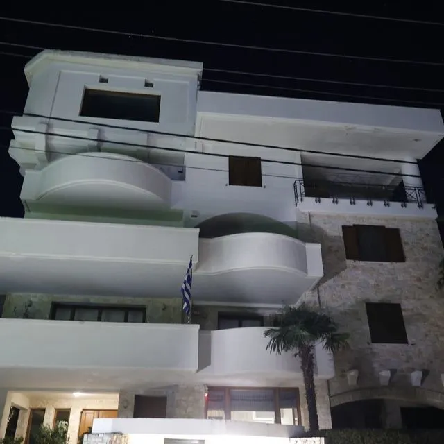 Τραγωδία στη Βάρη: Νεκροί δύο εργάτες από ηλεκτροπληξία