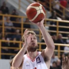 Ολυμπιακός – Παναθηναϊκός AKTOR: Σπουδαίος Βεζένκοβ με 12 πόντους στην πρώτη περίοδο του τελικού του Allwyn Final 8