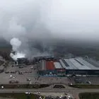 Η φωτιά μετά την έκρηξη στο εργοστάσιο "Βιολάντα" στα Τρίκαλα