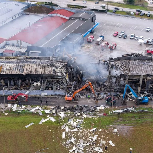 Έκρηξη στο εργοστάσιο "Βιολάντα" στα Τρίκαλα