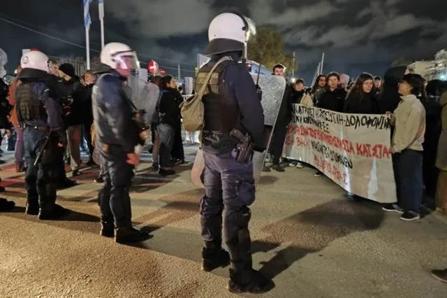 Κινητοποίηση στο λιμάνι του Βόλου για το πολύνεκρο ναυάγιο στην Χίο