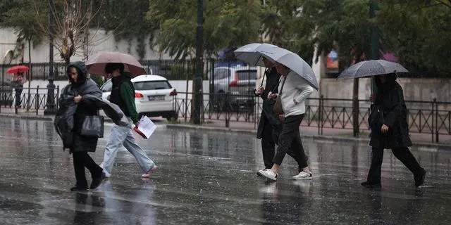 Διήμερη κακοκαιρία με καταιγίδες, χαλάζι και σκόνη – Πού θα “χτυπήσει”