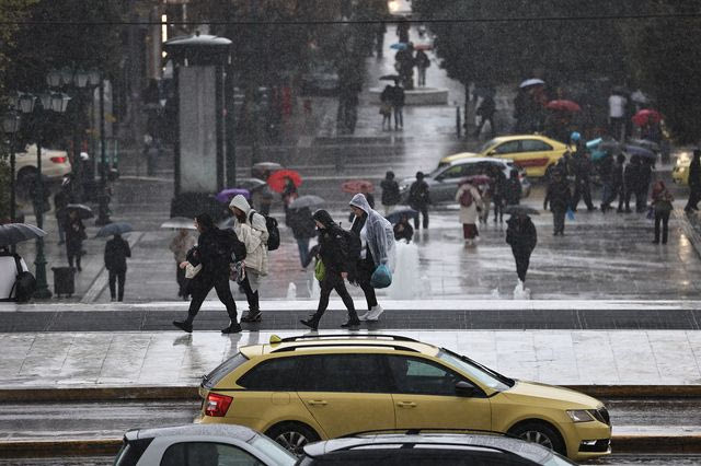 Καταιγίδα στο κέντρο της Αθήνας