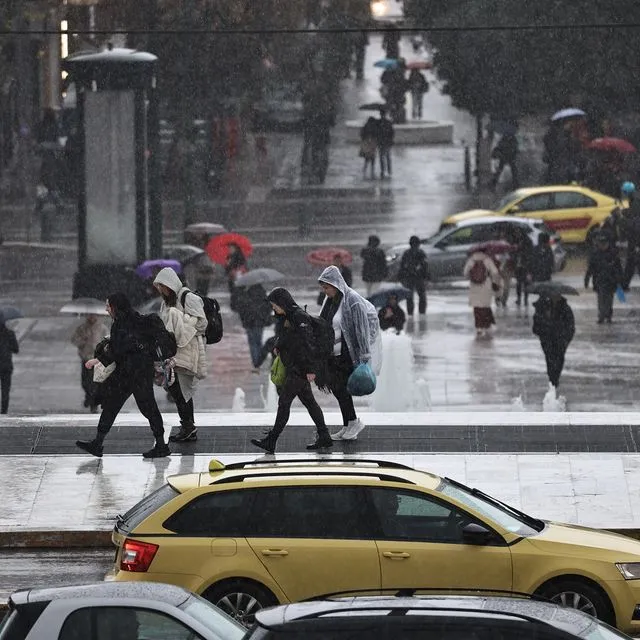 Καταιγίδα στο κέντρο της Αθήνας