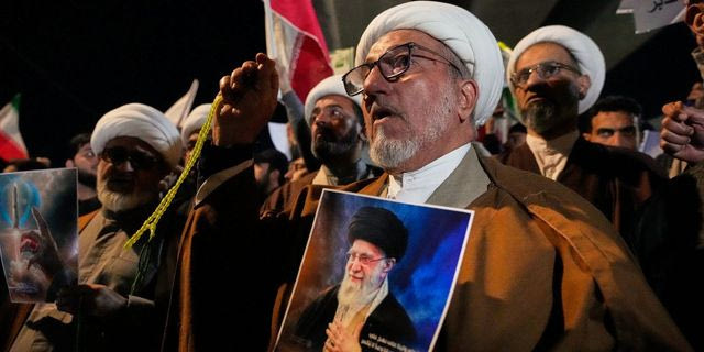 Τραμπ και Νετανιάχου λένε ότι είδαν “φωτογραφία της σορού” του Χαμενεΐ – Διαψεύδει το Ιράν