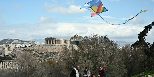 Με ήλιο και άνοδο της θερμοκρασίας το πέταγμα του χαρταετού