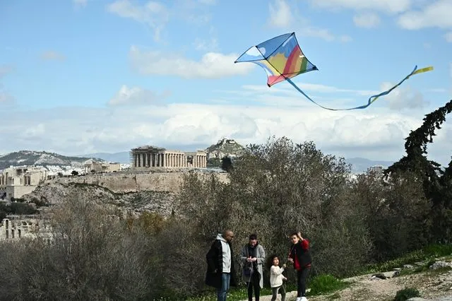 Με ήλιο και άνοδο της θερμοκρασίας το πέταγμα του χαρταετού