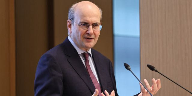 Χατζηδάκης για την αγορά καυσίμων: Δεν θα μείνουμε με σταυρωμένα χέρια