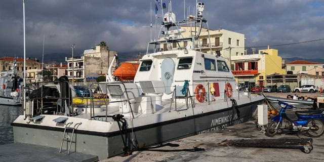 Σύγκρουση περιπολικού σκάφους του Λιμενικού Σώματος με λέμβο που μετέφερε πρόσφυγες και μετανάστες