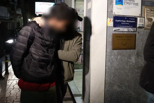 ΜΕΤΑΓΩΓΗ ΤΟΥ ΜΑΡΟΚΙΝΟΥ ΦΕΡΌΜΕΝΟΥ ΩΣ ΔΙΑΚΙΝΗΤΗ ΣΤΟΝ ΑΝΑΚΡΙΤΗ