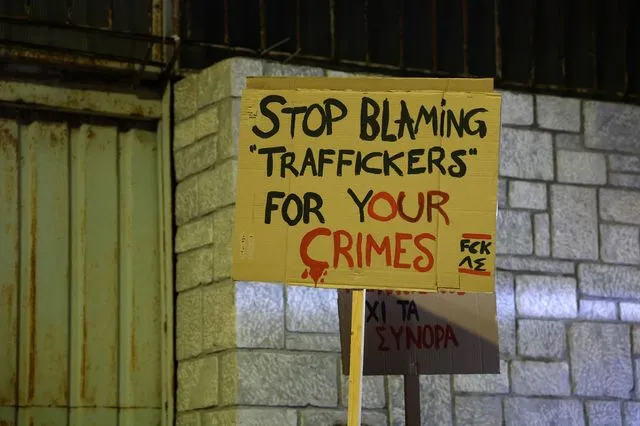 Τέμπη, Πύλος, Τρίκαλα, Χίος: Άνθρωποι στους τάφους και ξετσίπωτη προπαγάνδα…