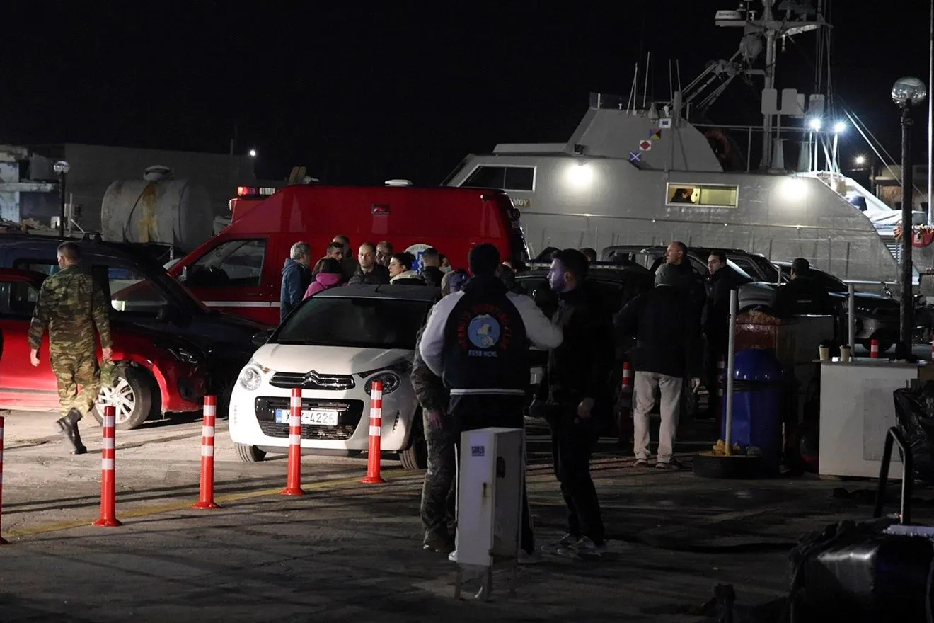 Χίος: Η μαρτυρία του δύτη, η κλειστή κάμερα και το “αμαρτωλό” παρελθόν του Λιμενικού