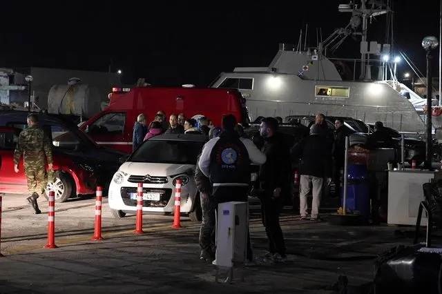 Χίος: Η μαρτυρία του δύτη, η κλειστή κάμερα και το "αμαρτωλό" παρελθόν του Λιμενικού