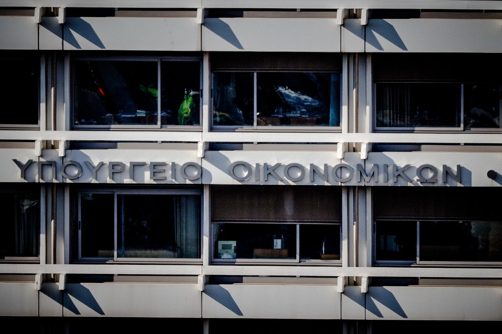 Πηγές ΥΠΟΙΚ: Στα 13 δισ. ευρώ το πρόγραμμα Τσίπρα – “Χάσαμε τον λογαριασμό”