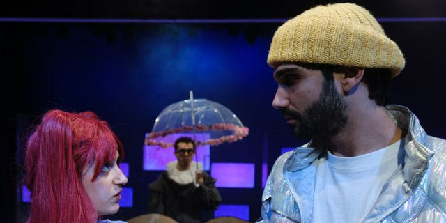 Ελίζα: Ερωτας, φωτόσπαθα και Ελισαβετιανές πινελιές