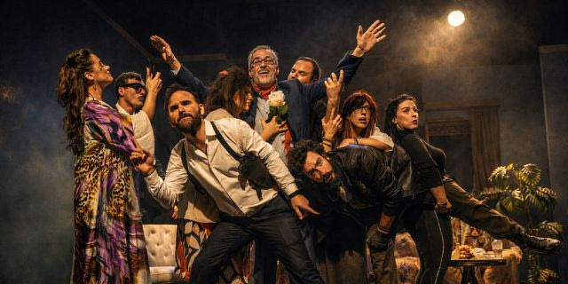 “Ο Ημιυπαίθριος” μια παράσταση του Γιώργου Αλκαίου στο Θέατρο Coronet