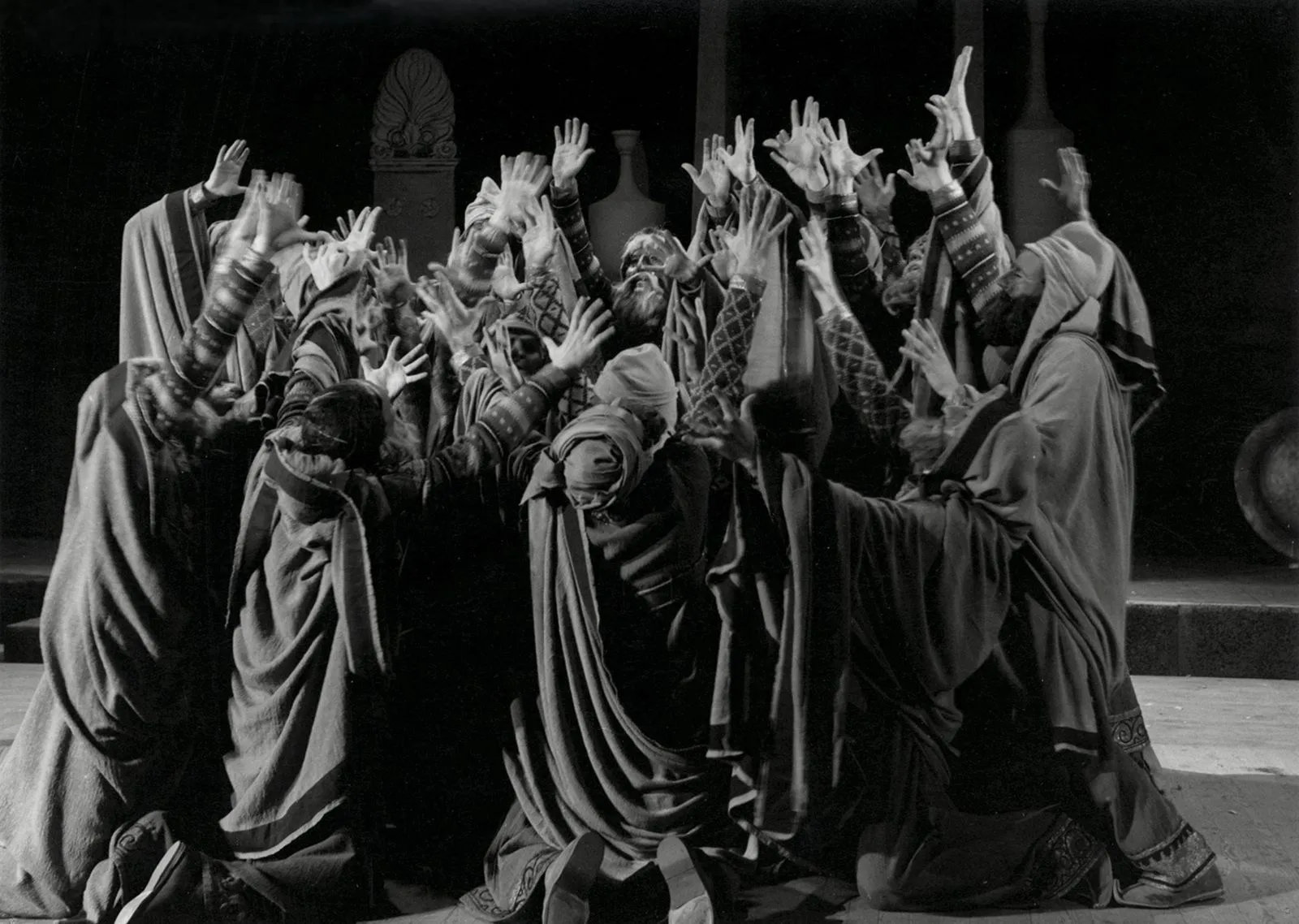 Αισχύλου Πέρσαι, 1965. Στιγμιότυπο από την παράσταση του Θεάτρου Τέχνης