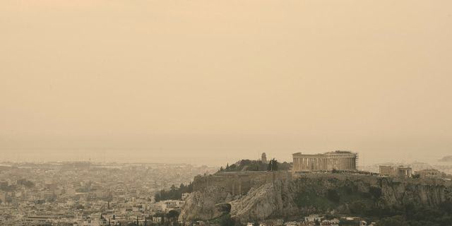 Τι “ξέχασε” η Ελλάδα για την ατμοσφαιρική ρύπανση και την ανακαίνιση κτηρίων