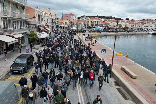 Στους δρόμους οι κτηνοτρόφοι της Λέσβου – “Τα μέτρα οδηγούν σε οικονομική ασφυξία”