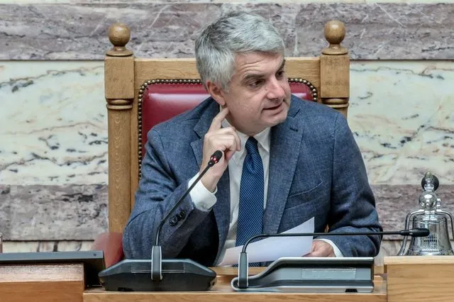 Κωνσταντινόπουλος: “Υπερήφανα αποχωρώ όπως εισήλθα σε αυτήν την αίθουσα”