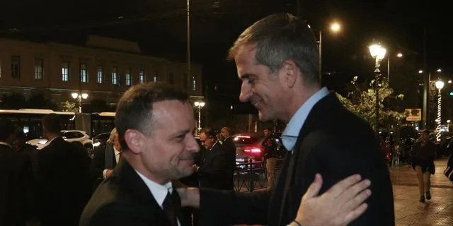 Κόντρα Δούκα – Μπακογιάννη για τη διπλή ανάπλαση