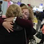 Επαναπατρίστηκαν 87 Έλληνες από το Ομάν – Ανάμεσα τους και ένα βρέφος