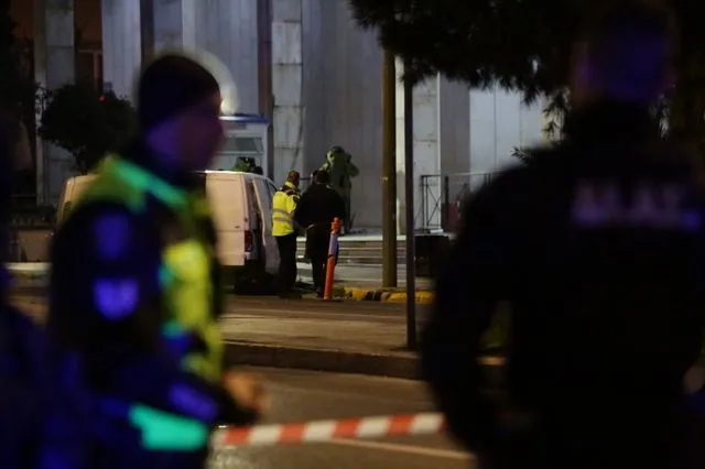 Αλεξάνδρας: Αληθινές χειροβομβίδες είχε πάνω του ο 48χρονος και απειλούσε να τις ενεργοποιήσει