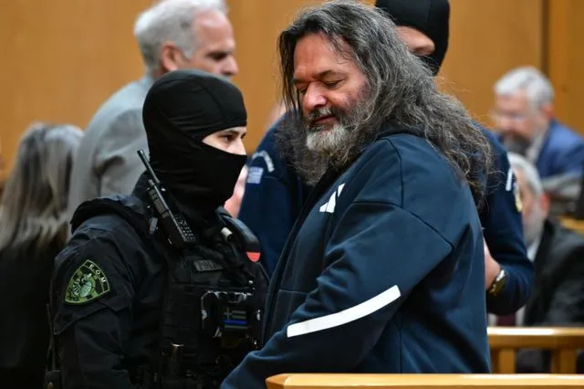 ΣΥΡΙΖΑ για Χρυσή Αυγή: Δικαιώνεται το πάνδημο αίτημα να οδηγηθούν “οι ναζί στη φυλακή”