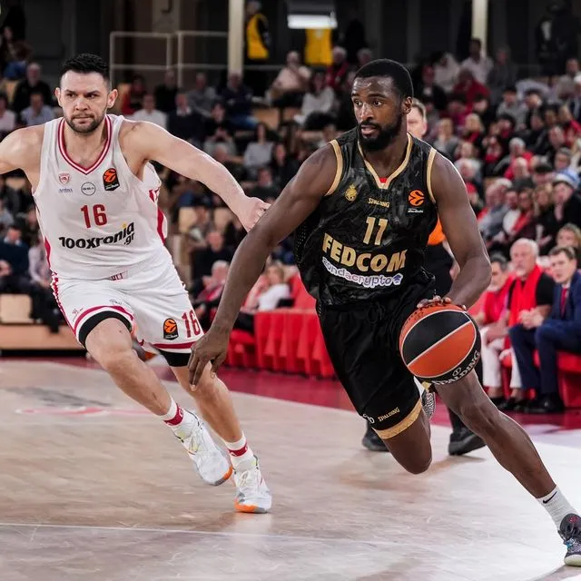 Μονακό – Ολυμπιακός 81-80: Φάντασμα του εαυτού του, ηττήθηκε από τους διαλυμένους Μονεγάσκους