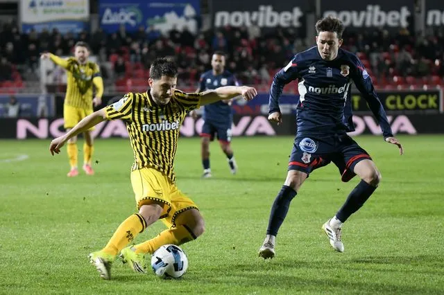 Πανσερραϊκός – Άρης 0-0: Οι κίτρινοι των 10 παικτών είχαν κέρβερο Αθανασιάδη, αλλά απέτυχαν να κάνουν αποφασιστικό βήμα για τα playoffs 5-8