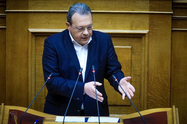 Φάμελλος: Με λεφτά των πολιτών χρηματοδοτείτε την αισχροκέρδεια