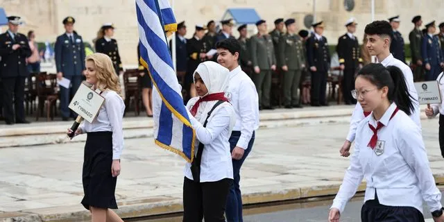 Η μαθητική παρέλαση στην Αθήνα σε φωτογραφίες