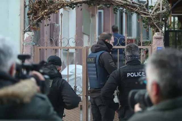 Έγκλημα στην Θεσσαλονίκη: Με ζώνη στον λαιμό της βρέθηκε νεκρή η 59χρονη