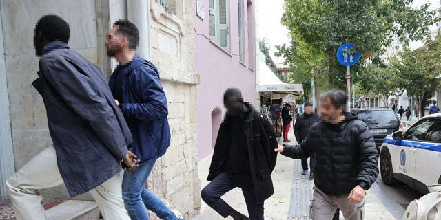 Κρήτη: Προσωρινά κρατούμενοι οι δύο κατηγορούμενοι που πέταξαν 22 σορούς στη θάλασσα