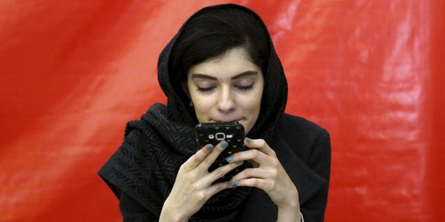 Κοπέλα στην Τεχεράνη