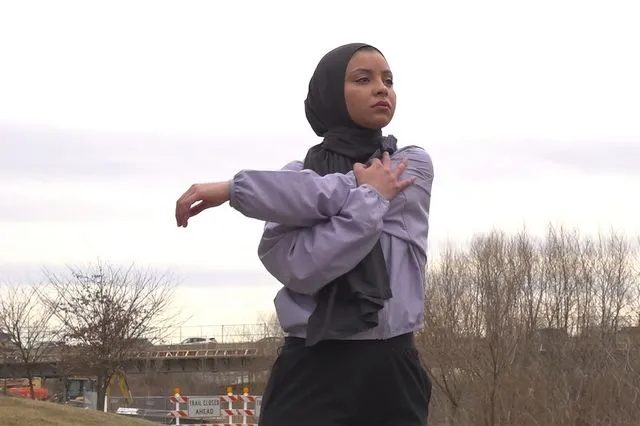 Η αθλήτρια Noor Abukaram με χιτζάμπ