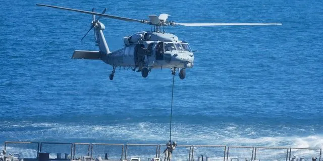 Το αεροπλανοφόρο USS George HW Bush κατευθύνεται προς την Μέση Ανατολή