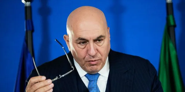 O Ιταλός υπουργός Άμυνας επιστρέφει στη Ρώμη με στρατιωτικό αεροσκάφος από τα Ηνωμένα Αραβικά Εμιράτα