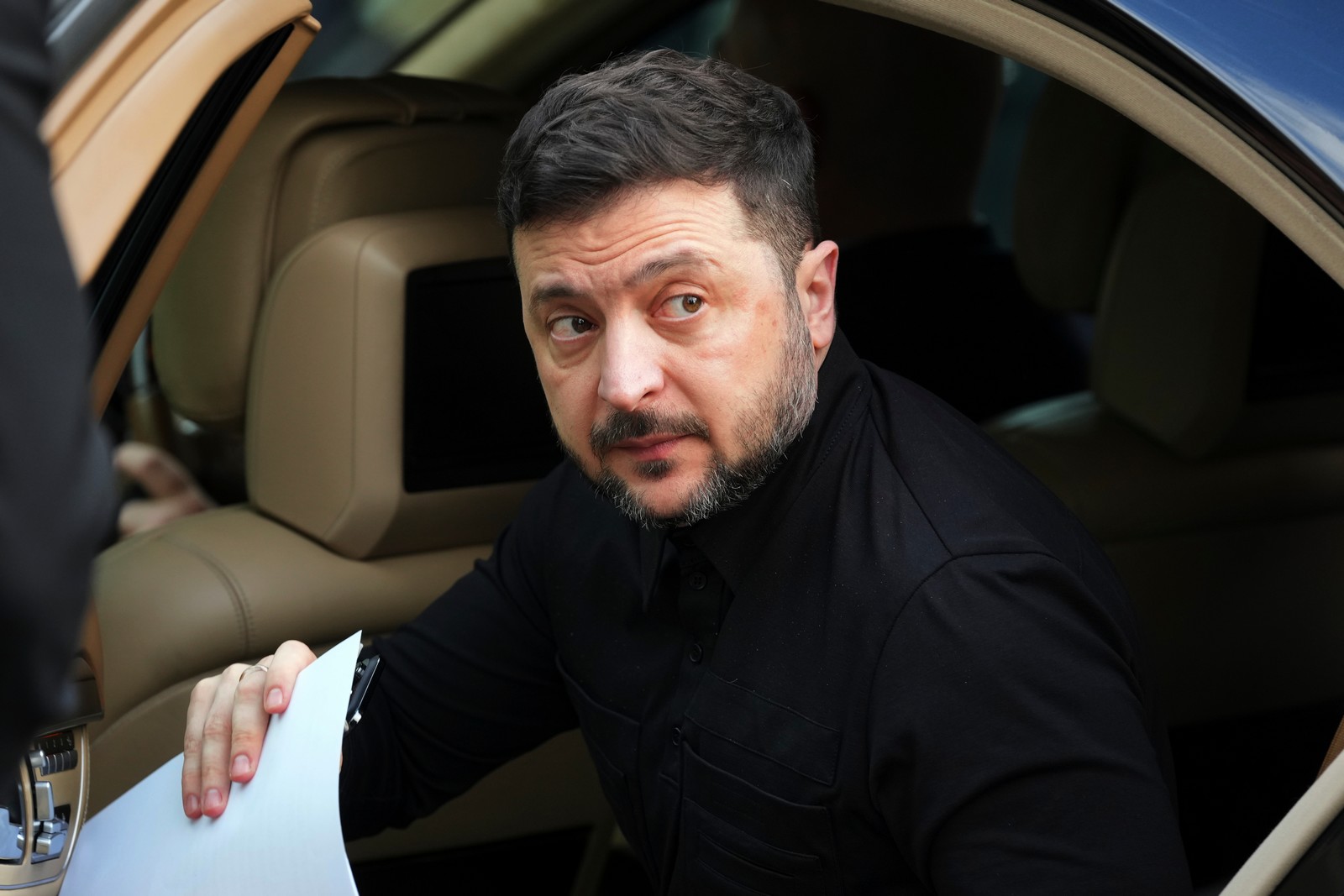 Ουκρανοί σκοτώνουν... Ουκρανούς στο Κίεβο - Οργή Ζελένσκι