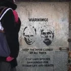 Γκραφίτι για τον Τραμπ και τον Πούτιν