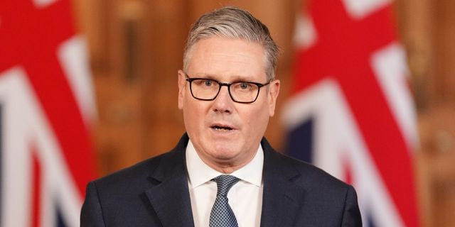 Στάρμερ σε εταιρίες social media: “Να αναλάβετε τις ευθύνες σας”