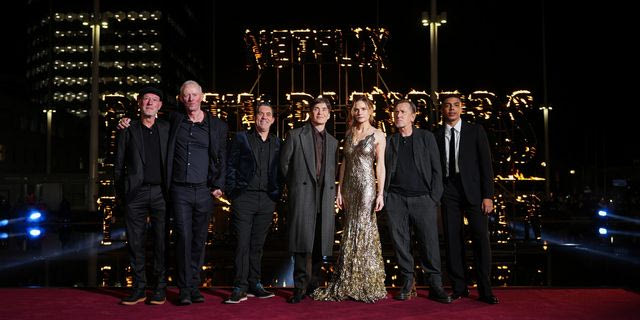 “Peaky Blinders: The Immortal Man”: Λάμψη αστέρων και τραγιάσκες στην πρεμιέρα στο Μπέρμιγχαμ