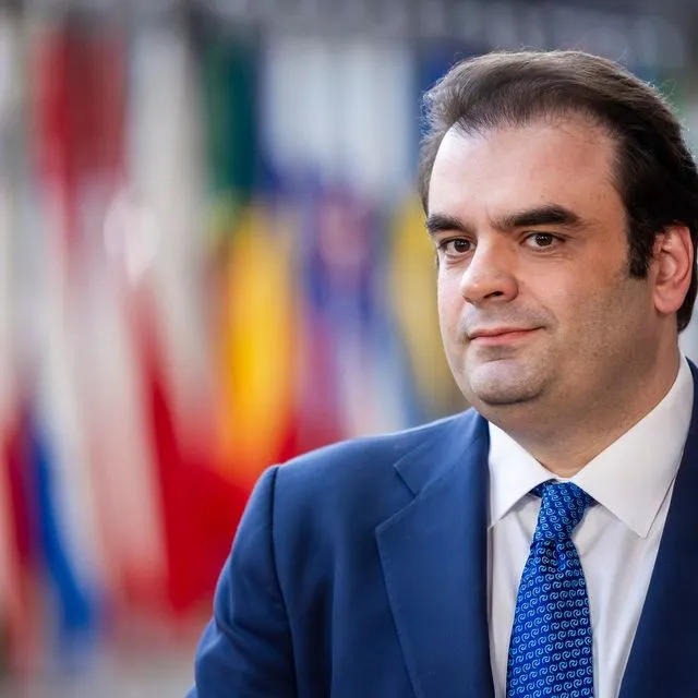 Πιερρακάκης: “Να εστιάσουμε στο πώς θα στηρίξουμε νοικοκυριά κι επιχειρήσεις”