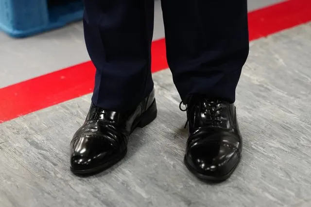 Τα μεγάλα παπούτσια του Ρούμπιο που έγιναν viral και η εμμονή του Τραμπ