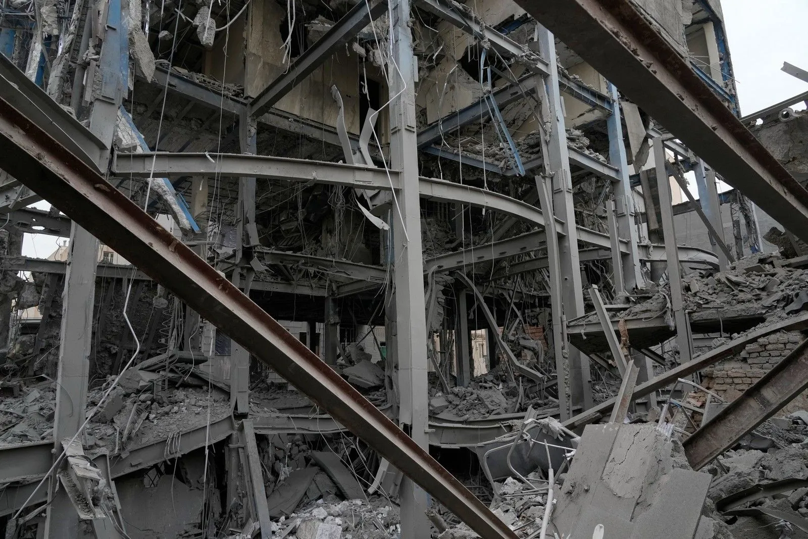 LIVE: Σκληρό “πόκερ” για τα Στενά του Ορμούζ μετά τις απειλές Τραμπ – Η θέση της Ελλάδας