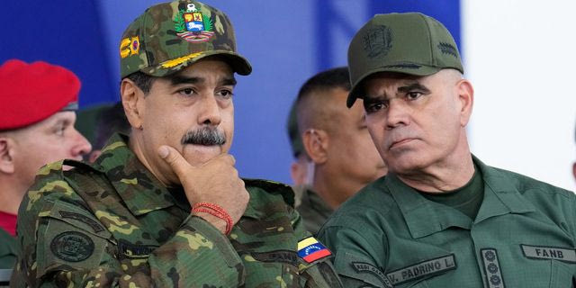 Βενεζουέλα: Η Ντέλσι Ροντρίγκες απέπεμψε τον επί 12 χρόνια υπουργό Άμυνας Βλαντίμιρ Παντρίνο