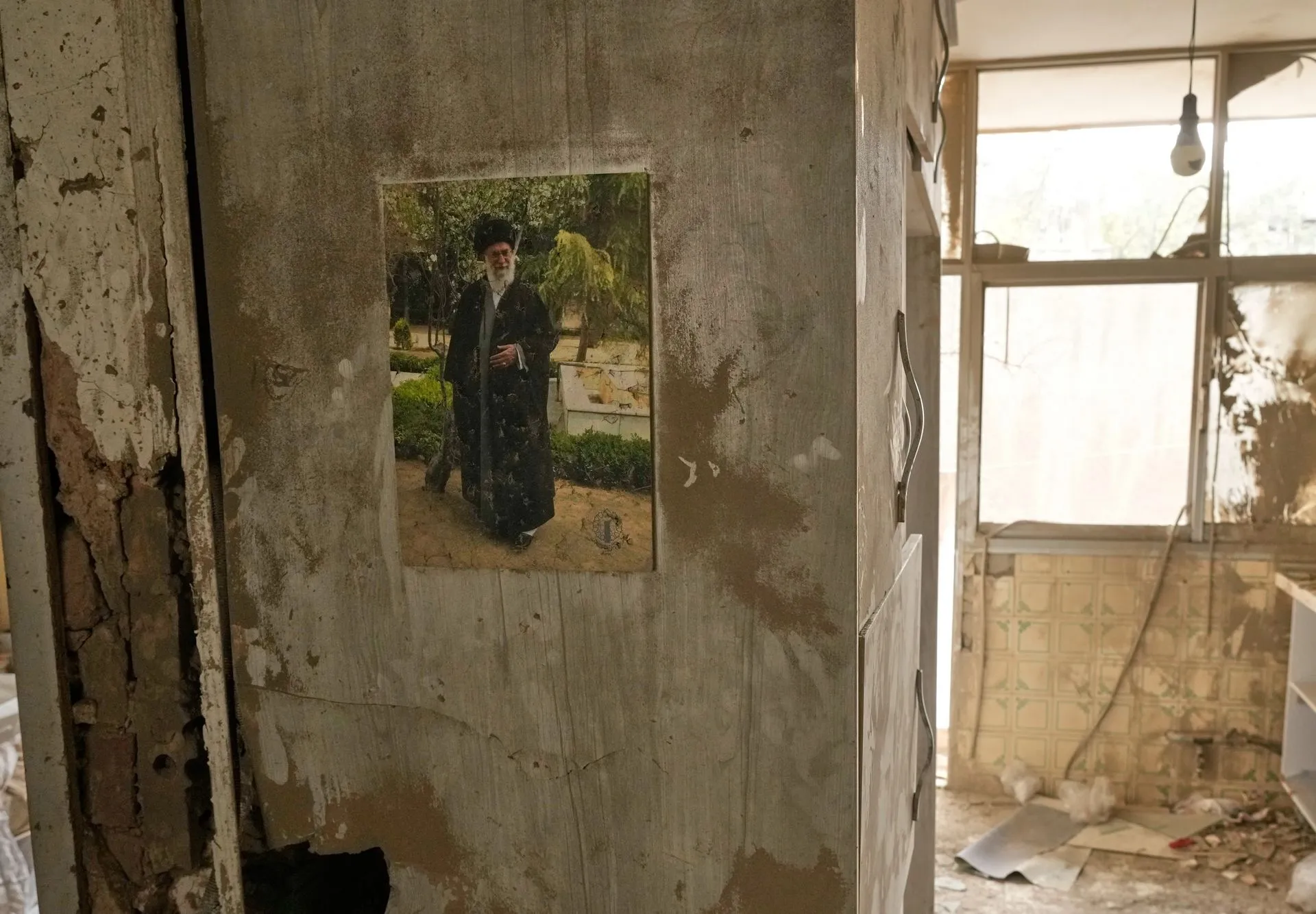 Εικόνα από βομβαρδισμένο σπίτι στο Ιράν