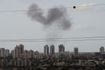 Καπνός υψώνεται στον αέρα στη Μπέρσεμπα, στο νότιο Ισραήλ, μετά την επίθεση από ιρανικό πύραυλο
